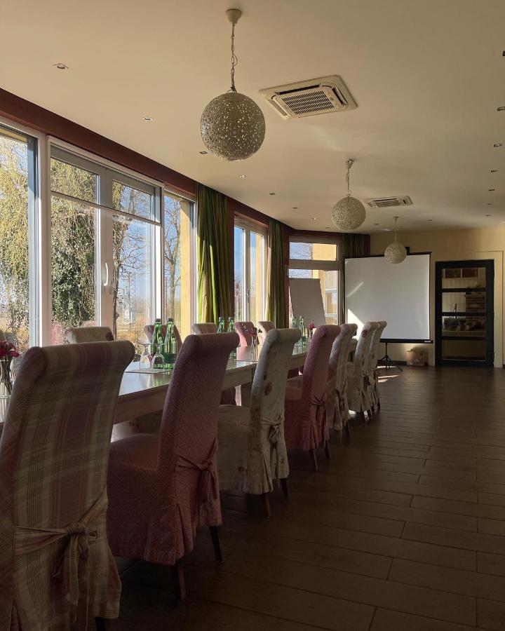 Diva Kacica Restaurant & Pansion Hotell Komárno Exteriör bild