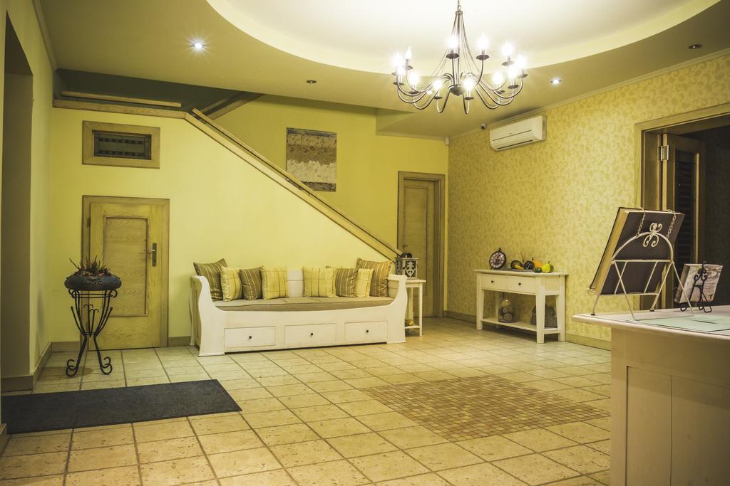 Diva Kacica Restaurant & Pansion Hotell Komárno Exteriör bild