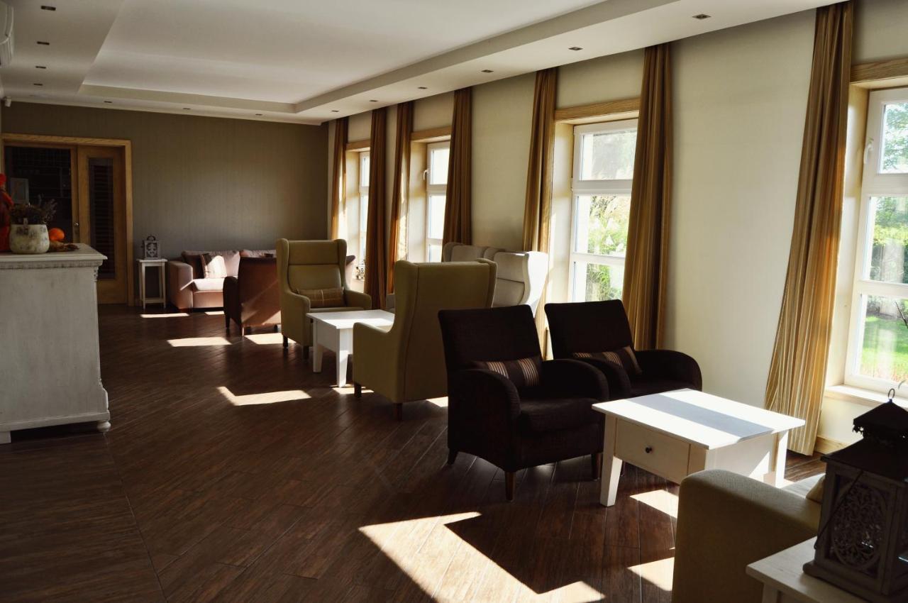 Diva Kacica Restaurant & Pansion Hotell Komárno Exteriör bild